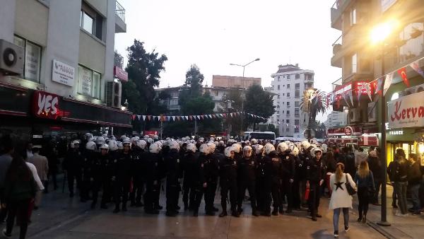 İzmir'de YÖK protestosuna müdahale
