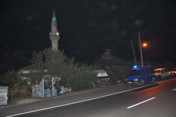 Bahçesine kamyonetin düştüğü caminin imamından polise ilginç yanıt