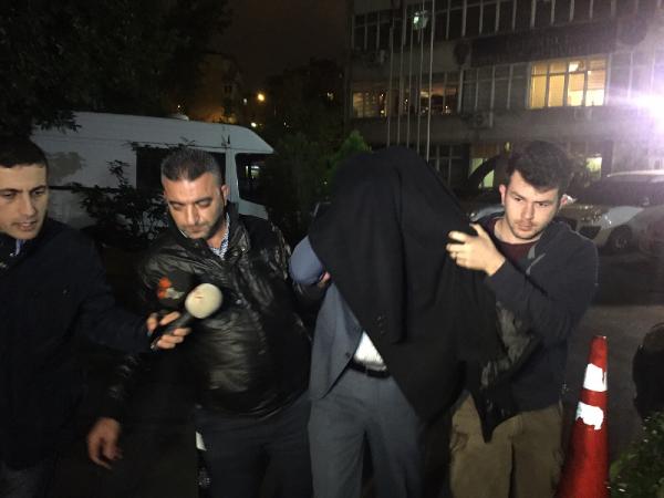 Karısını kaynar suyla yakarak öldürmek isteyen koca yakalandı