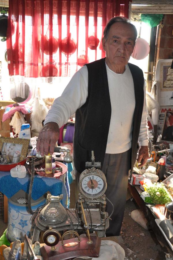 20 yıldır her şeyi biriktiriyor