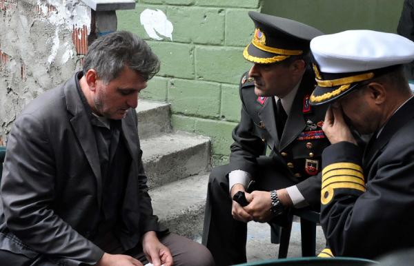 Şehit uzman çavuşun ailesine acı haber verildi (2)