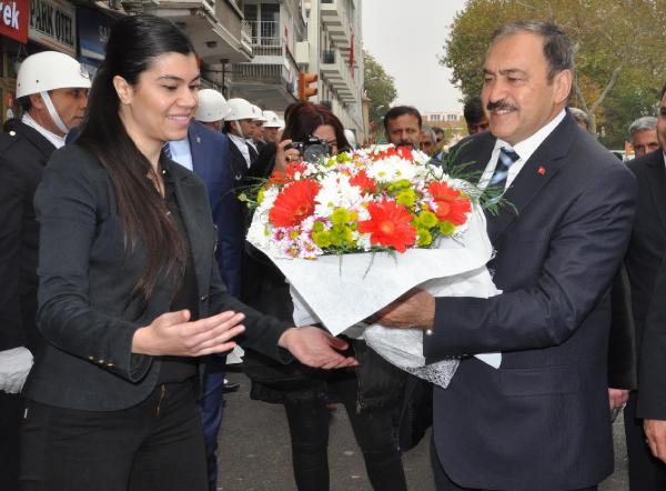 Bakan Eroğlu: 78 milyonla gurur duyuyoruz