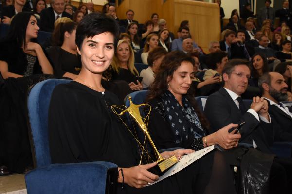 Tuba Büyüküstün Vatikan’dan ödül aldı