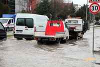 TIKANAN MAZGAL YOLU GÖLE ÇEVİRDİ