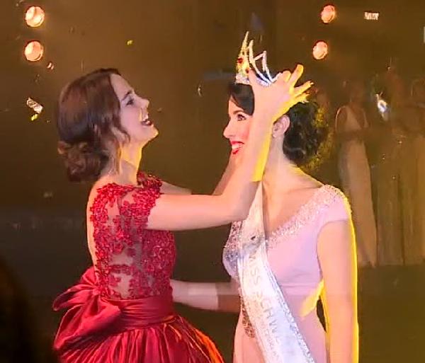 İsviçre’nin 2016 güzellik kraliçesi Lauriane Sallin oldu