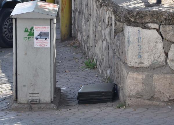Sahipsiz çanta panik yarattı