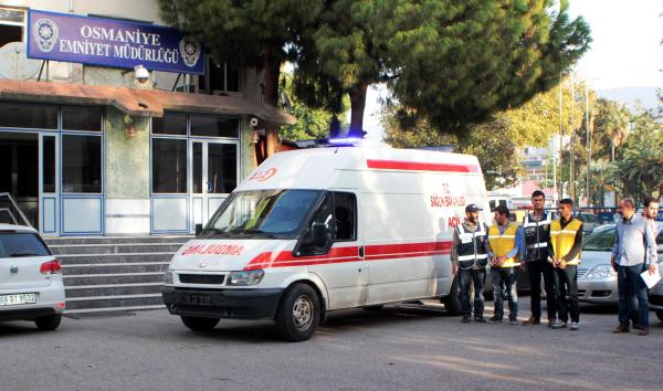 Sahte ambulansta 27 bin 500 paket kaçak sigara