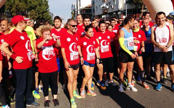 İzmir'de 'Ata'ya Saygı' koşusu