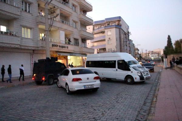 Nusaybin'de zırhlı araca bombalı saldırı: 3 polis yaralandı