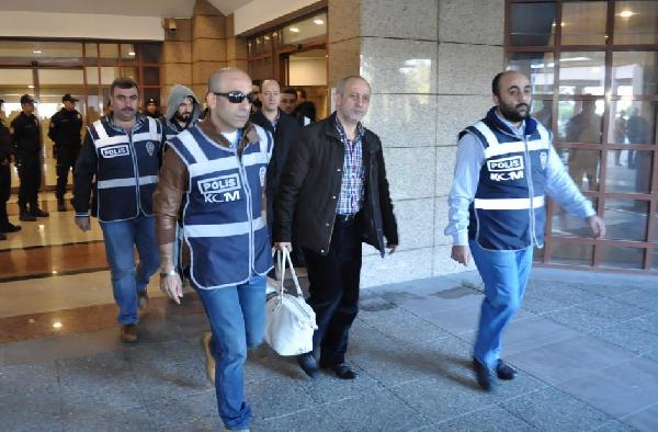FETÖ soruşturmasında 17 polise 'kumpas' tutuklaması