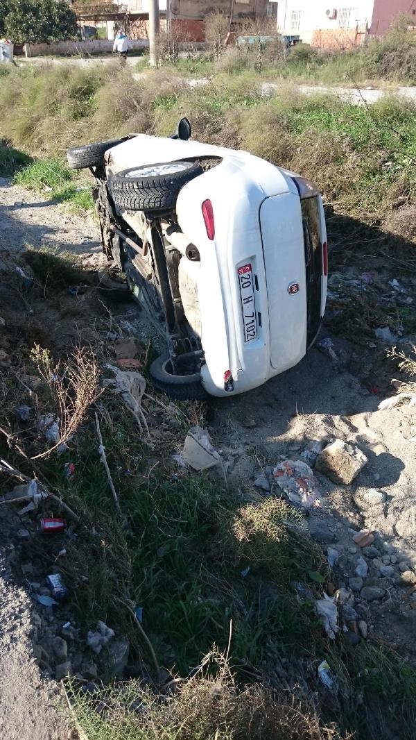 Zabıta memurları kazada yaralandı