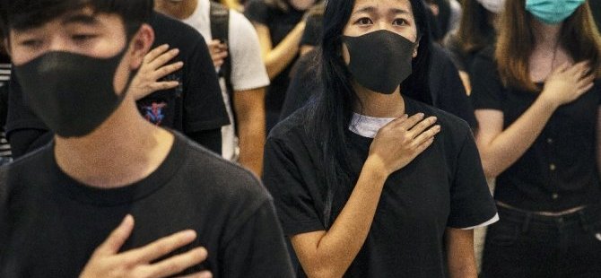 Hong Kong’ta maske yasağı