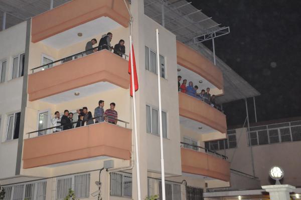 Öğrenci yurdunda çıkan yangın paniğe neden oldu