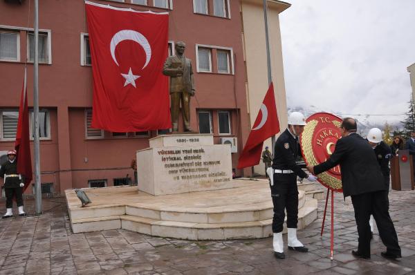 Hakkari'de 10 Kasım Atatürk'ü anma töreni