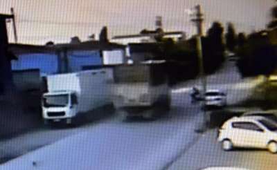 Devrilen bisikletten düştü, üzerinden kamyon geçti öldü