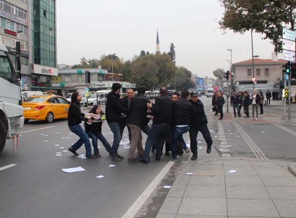 Dolmabahçe'deki Başbakanlık Ofisi önünde eylem yapan grup gözaltına alındı