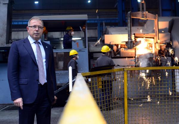 TAYSAD asgari ücret artışından endişeli: İşadamlarına ek yük olacak
