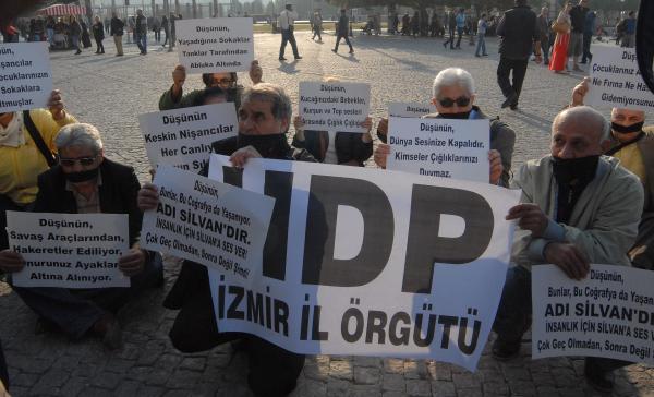 İzmir'de oturma eylemi yapan 15 HDP'liye gözaltı (2) - yeniden