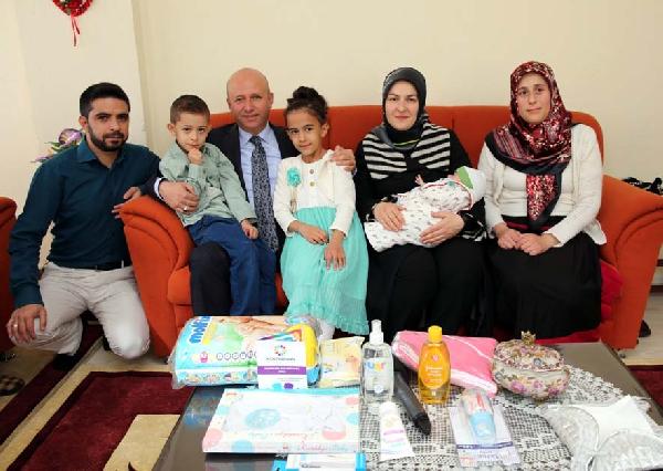 Belediyeden, 'Hoşgeldin Bebek' paketi