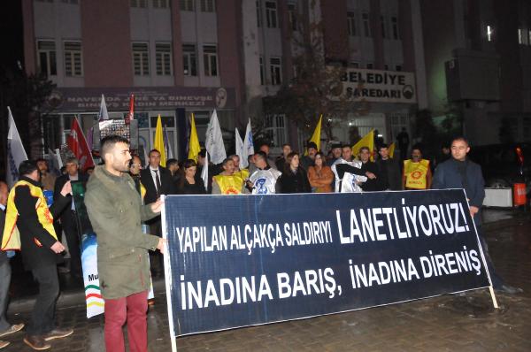 Ankara'daki patlamada ölenler için Hakkari'de anma yürüyüşü