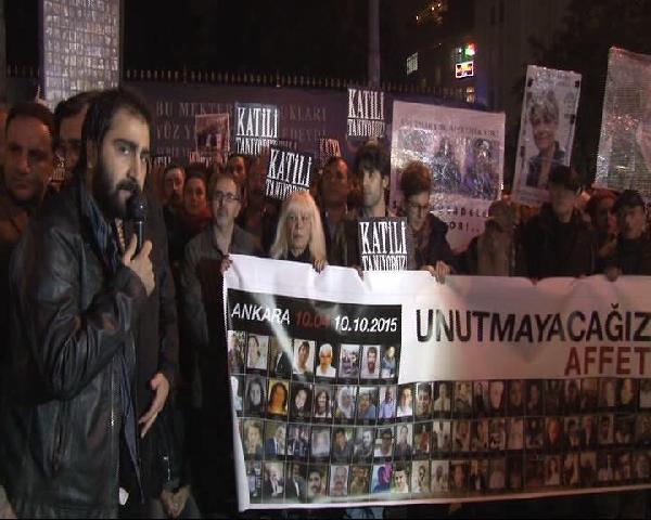 Ankara'daki bombalı saldırının kurbanları 1. ayında Beyoğlu'nda anıldı