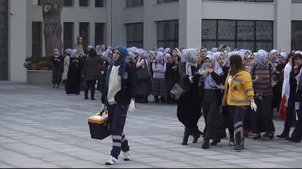 Okulda duman paniği (1)