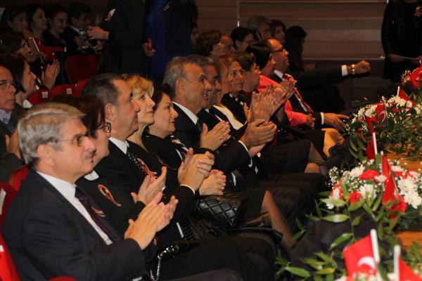 Atatürk sevgisi salona sığmadı