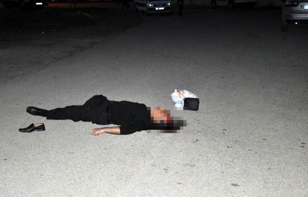 Sokakta durdurduğu eski eniştesini öldürdü