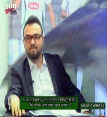 Canlı yayında sunucunun üzerine dekor düştü