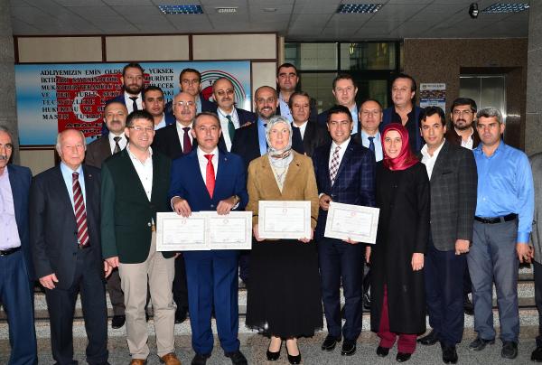 Denizli'de AK Partili vekiller mazbatalarını aldı