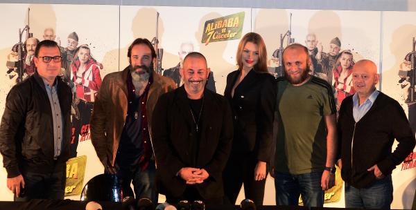 Cem Yılmaz'ın yeni filmi 'Ali Baba ve Yedi Cüceler'in basın gösterimi yapıldı