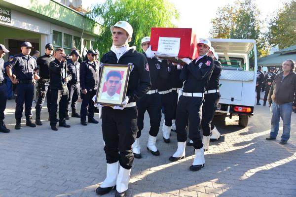 Şehit polis babaevinden ayrılırken 'Ben şehit olmaya gidiyorum' demiş (2)
