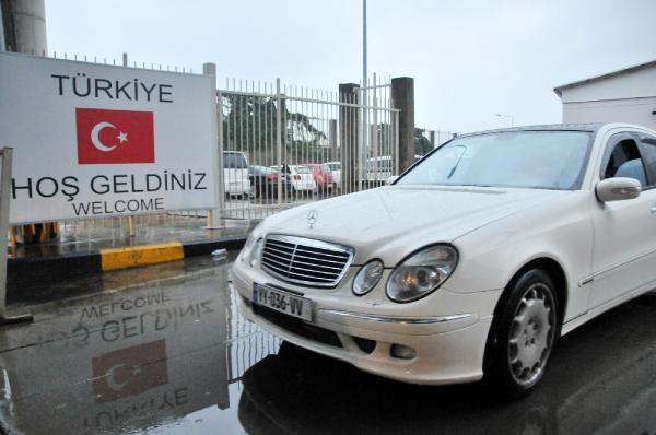 Yabancı plakalı araçlara 2 yıl süre verilmesi sevindirdi
