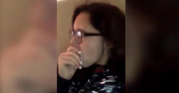 Yandaki binaya uçak düşünce böyle tepki verdi