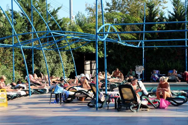 Rezervasyon değişikliği yapan Ruslar Antalya'ya geliyor