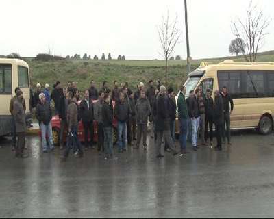 Küçükçekmece'de minibüsçüler kontak kapattı