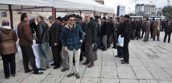 Sivas'ta 10 bin kişilik aşure dağıtıldı