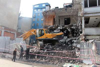 Belediye meclis üyesinin firmasına kaldırım işgali cezası