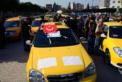 Adana'da taksiciler eylem yaptı