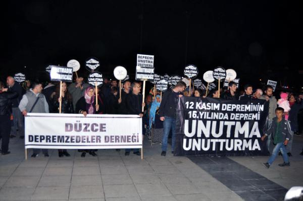 12 Kasım depreminin 16'ncı yıl dönümünde acılar tazelendi (3)