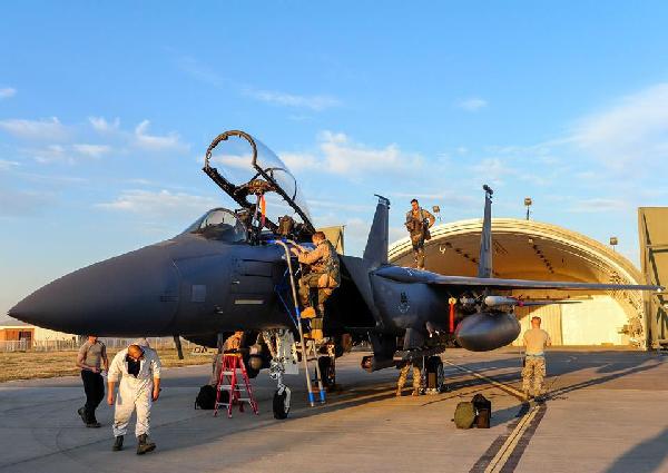 İncirlik'e 'tank avcısı' uçaklardan sonra  'vurucu kartal' takviyesi
