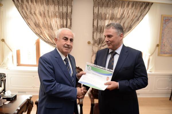 Edirne Valisi'nden Emniyet Müdürü ve  Komutana altın ödülü