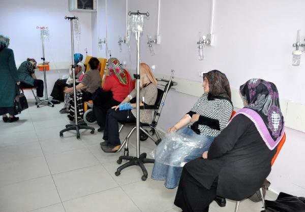 Fabrikada 18 işçi yemekten zehirlendi
