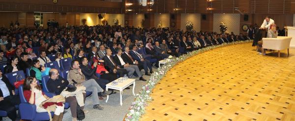 'Evlilik Okulu'na katılanlara çamaşır makinesi verildi