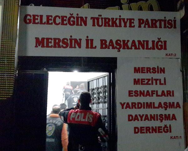 Mersin'de parti ve derneğe kumar baskını