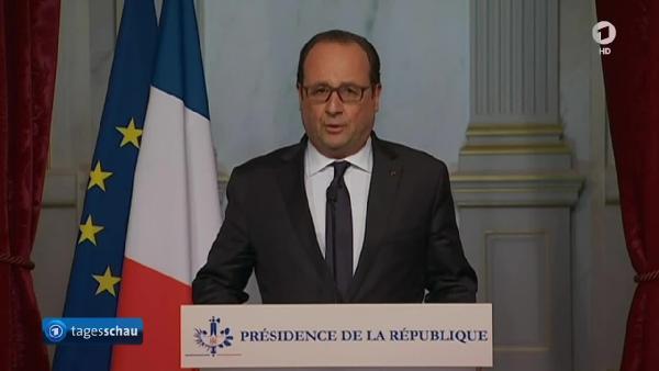 Hollande Fransa’da olağanüstü hal ilan edildiğini açıkladı