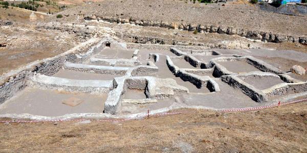 Kemah'ta 1000 yıllık 'Türk Mahallesi' gün yüzüne çıktı