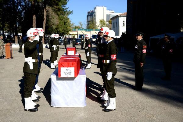 Lice'de şehit edilen 2 asker memleketlerine uğurlandı