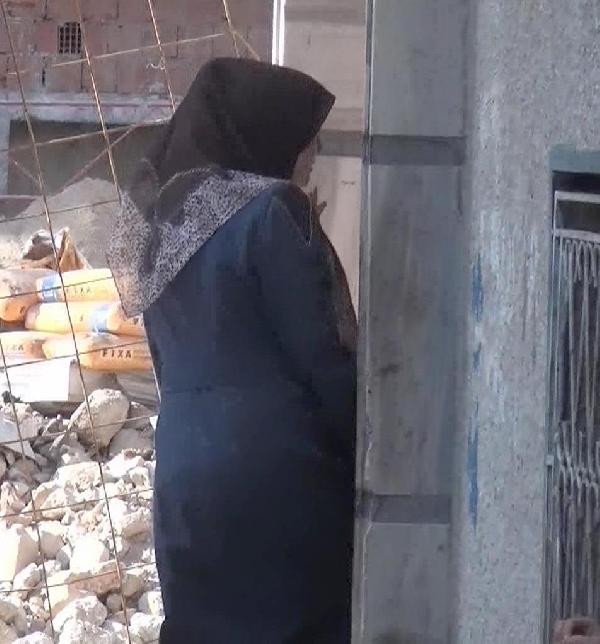 Suriyeli anne bebeğini emzirirken uyudu, uyandığında onu ölü buldu