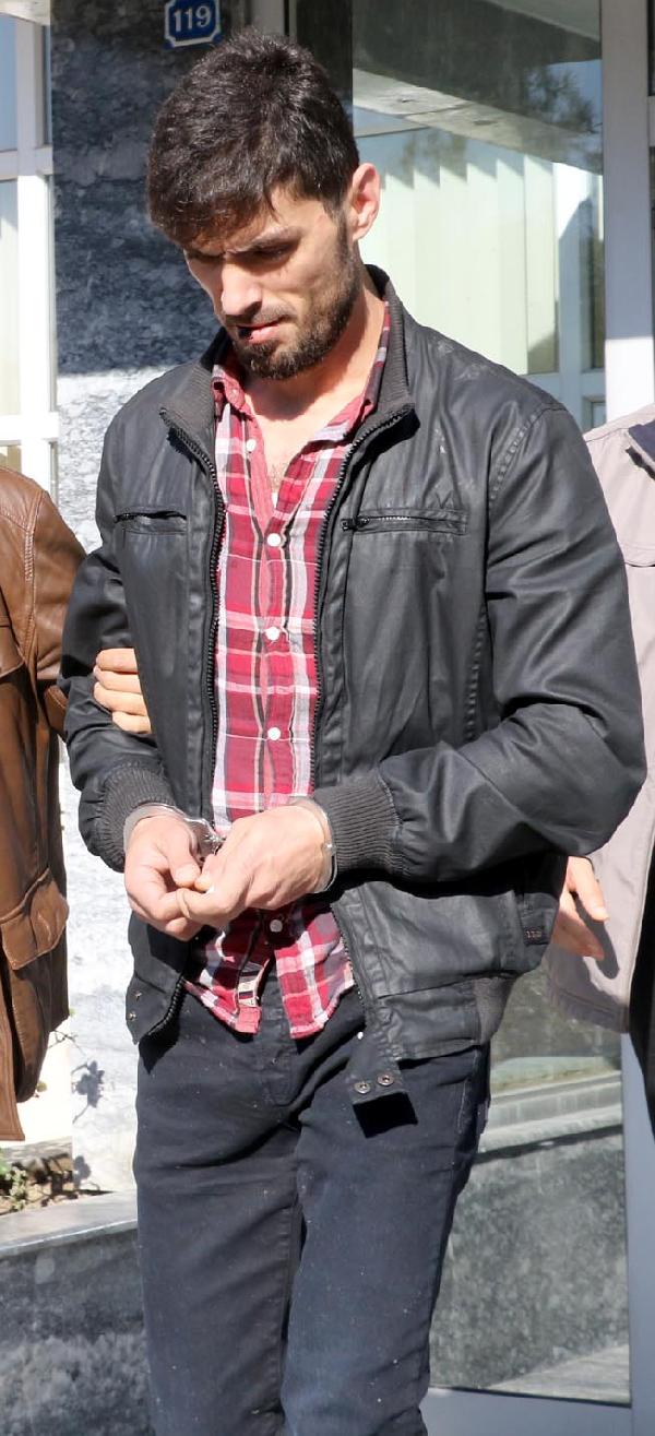 Eski kayınbiraderini sırtından bıçakladı